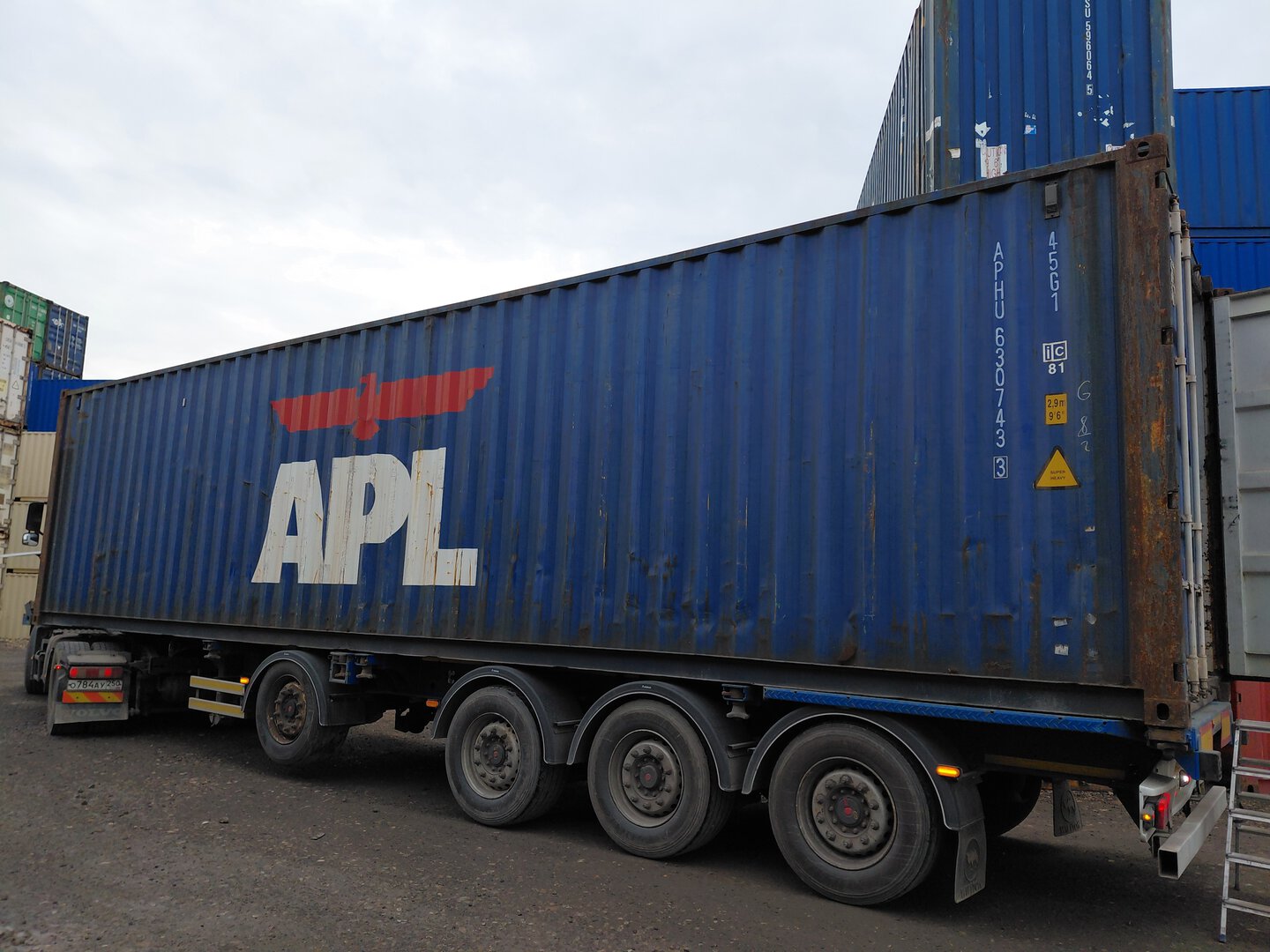 Морской контейнер APHU6307433