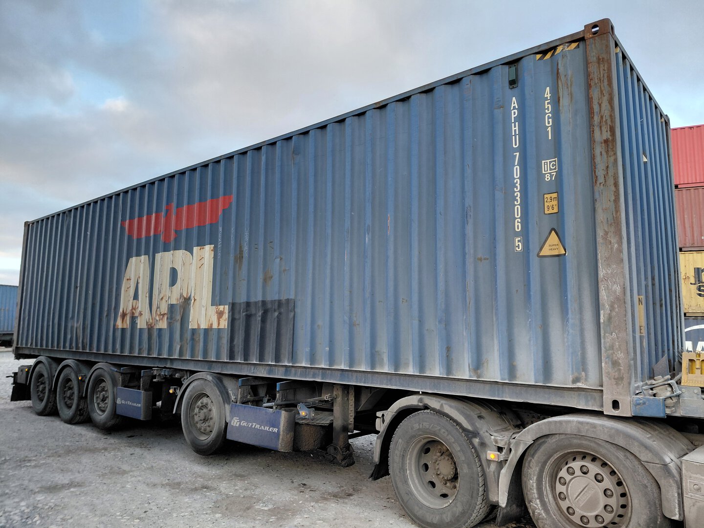 Морской контейнер APHU7033065