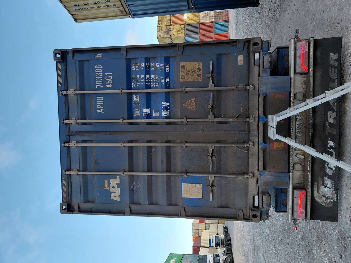 Морской контейнер APHU7033065