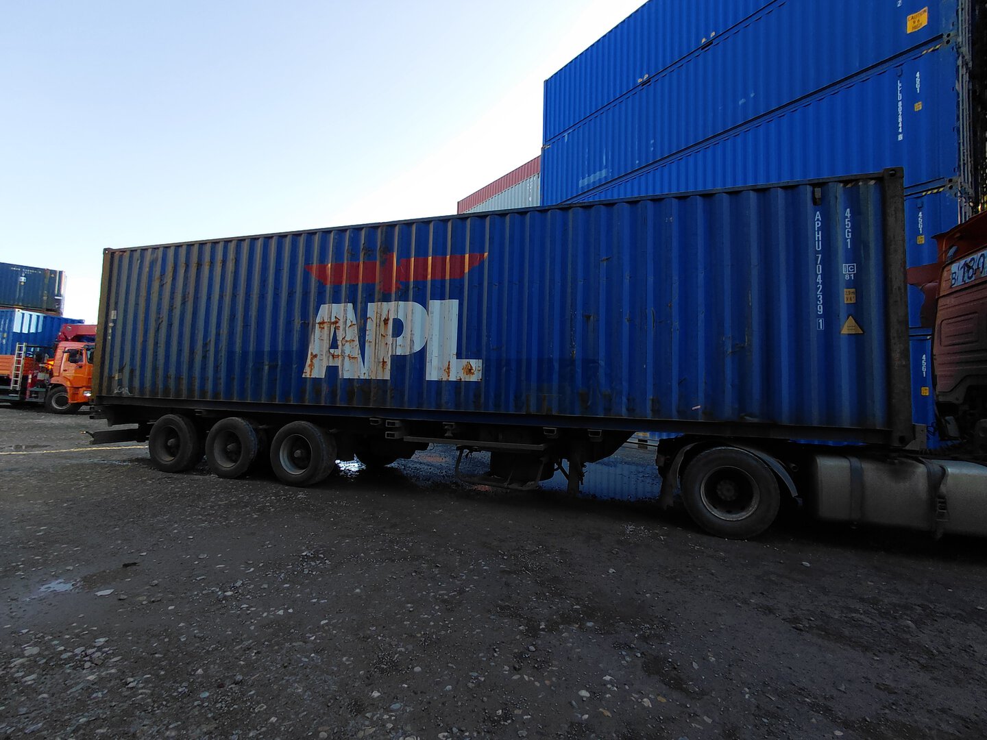 Морской контейнер APHU7042391