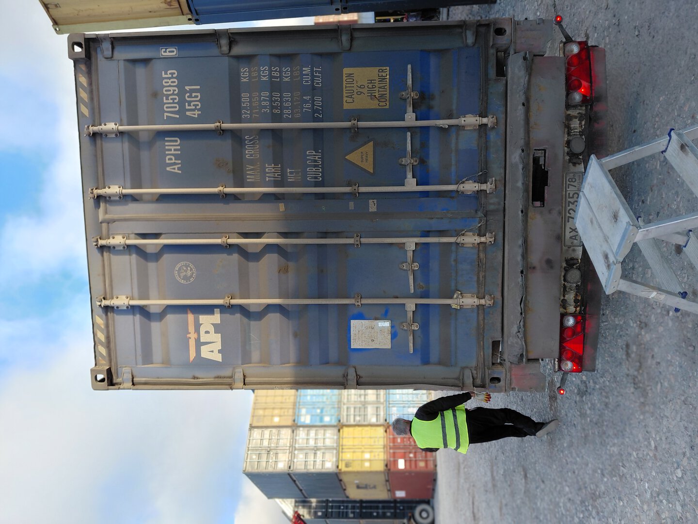 Морской контейнер APHU7059856