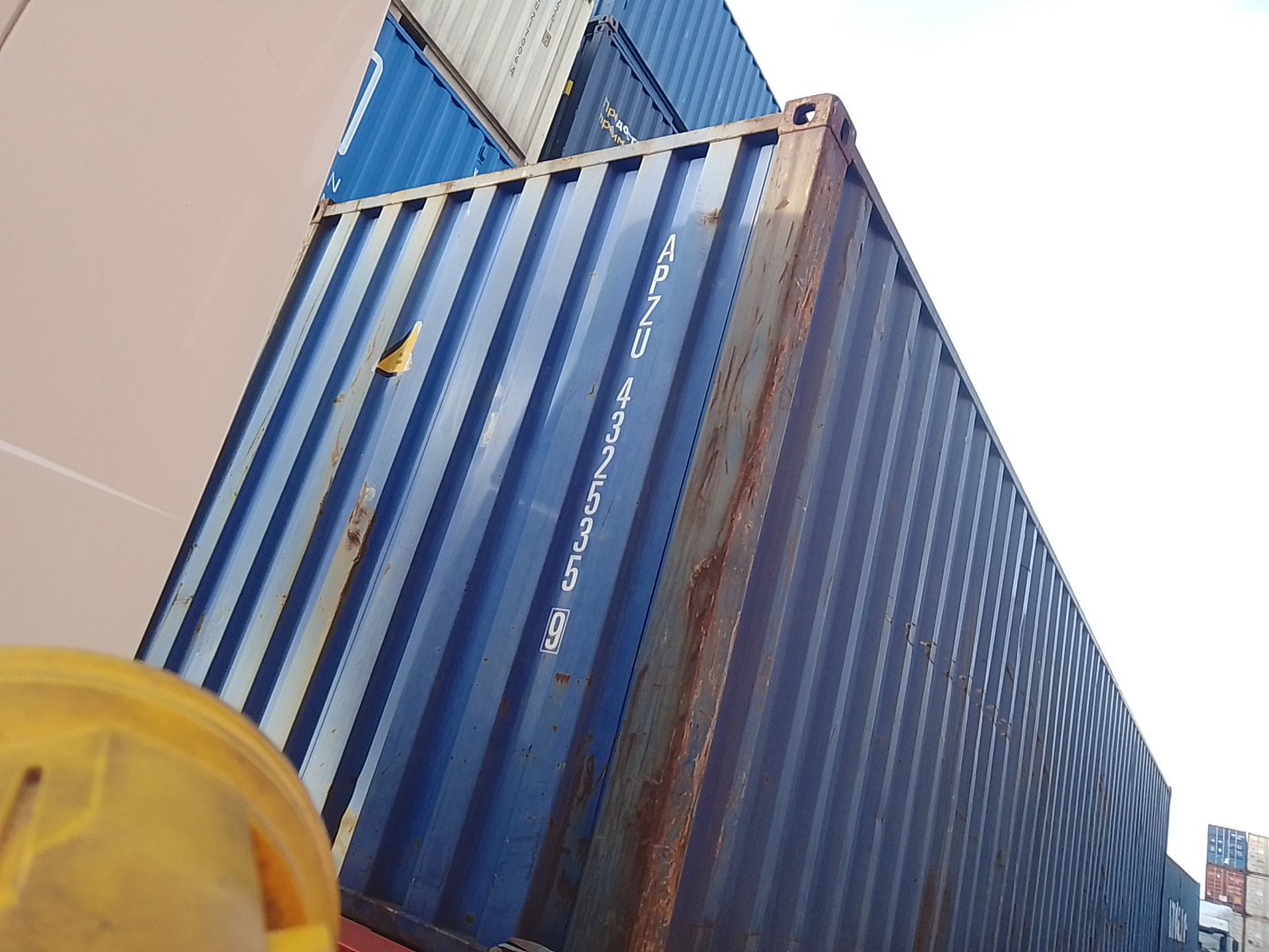 Морской контейнер APZU4325359