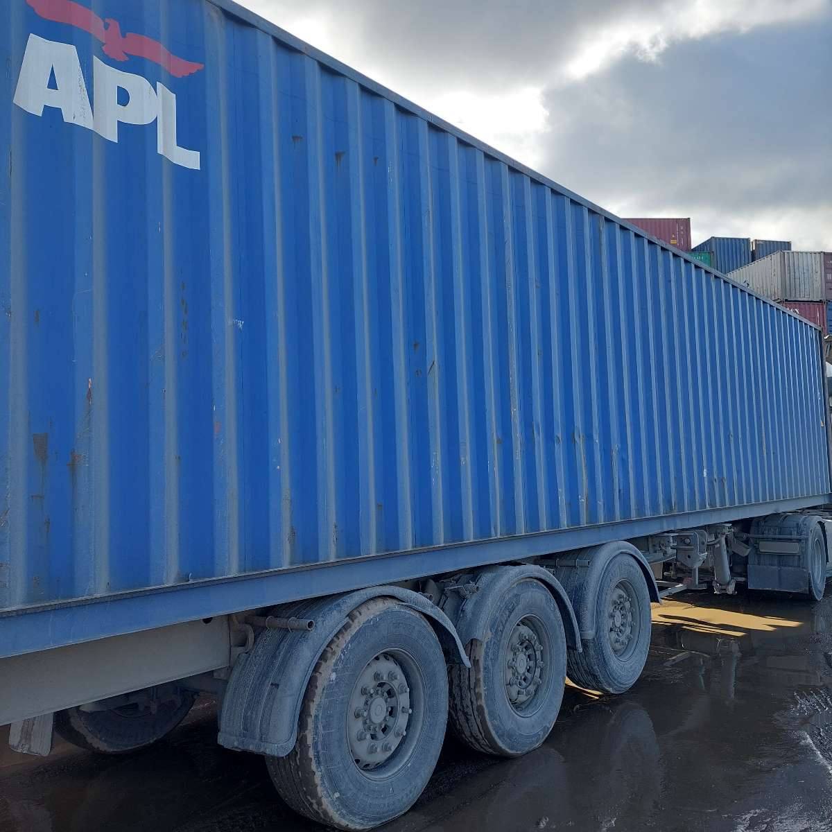 Морской контейнер APZU4385595
