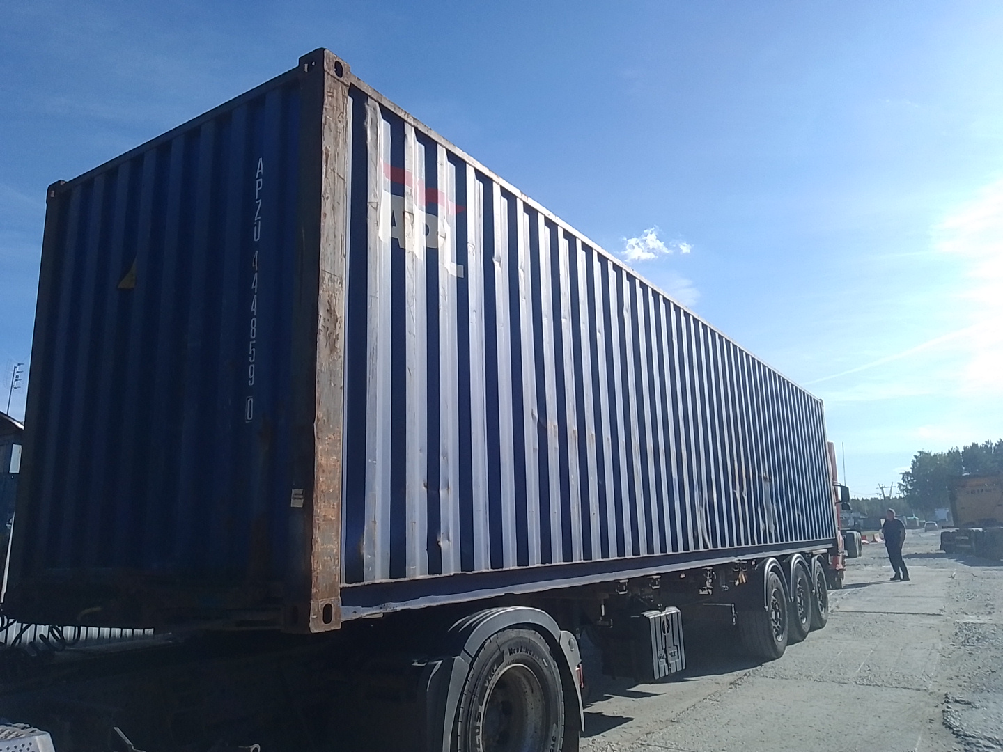 Морской контейнер APZU4448590