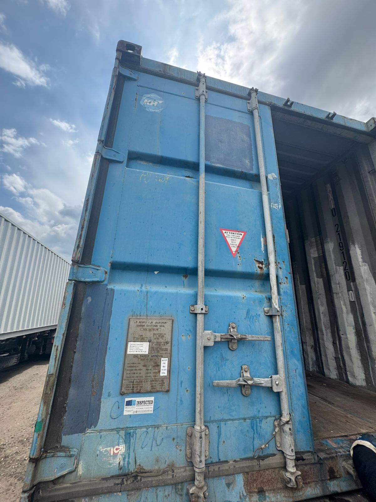 Морской контейнер AXIU2191200