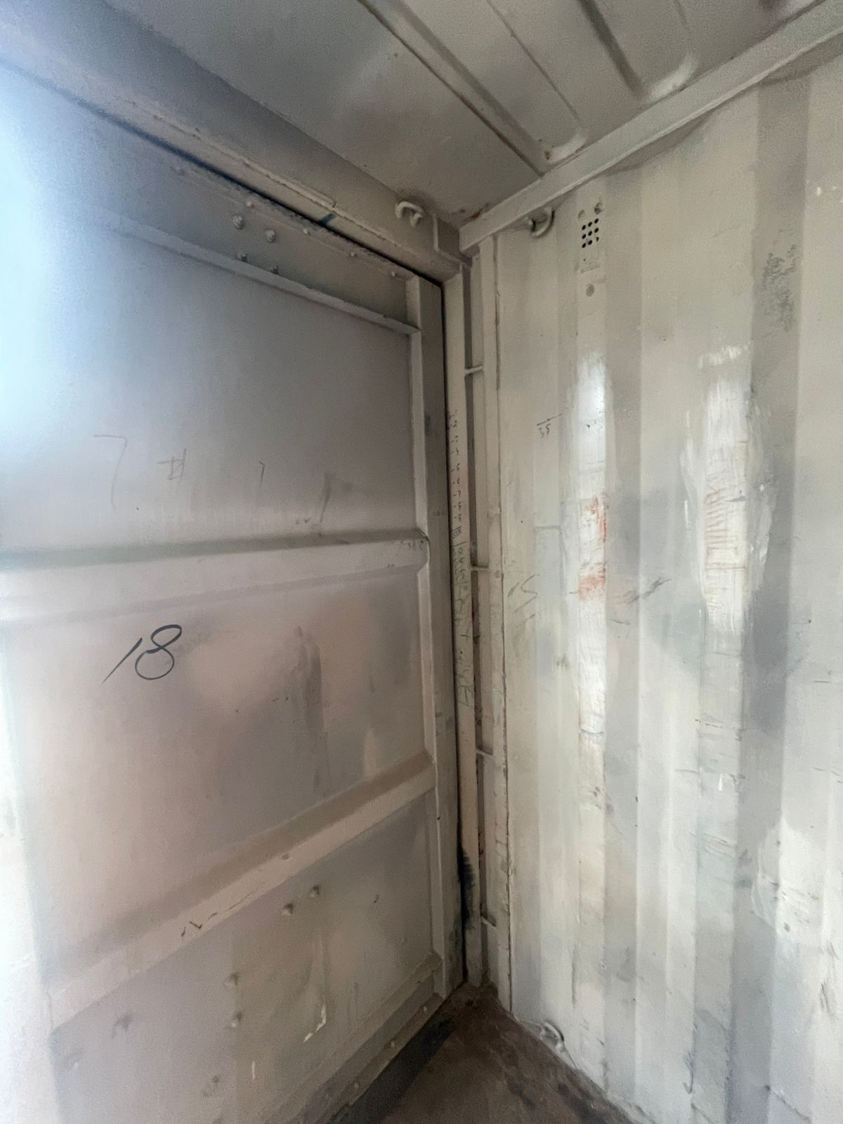 Морской контейнер AXIU2196352