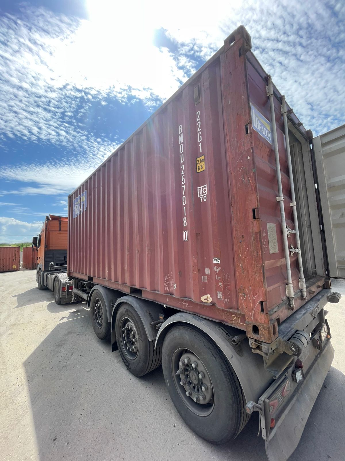 Морской контейнер BMOU2570180