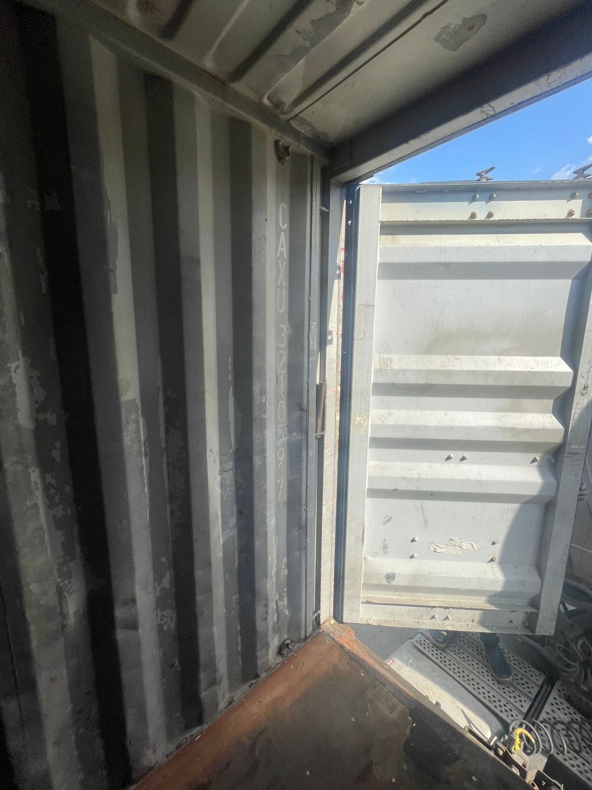 Морской контейнер CAXU3210597