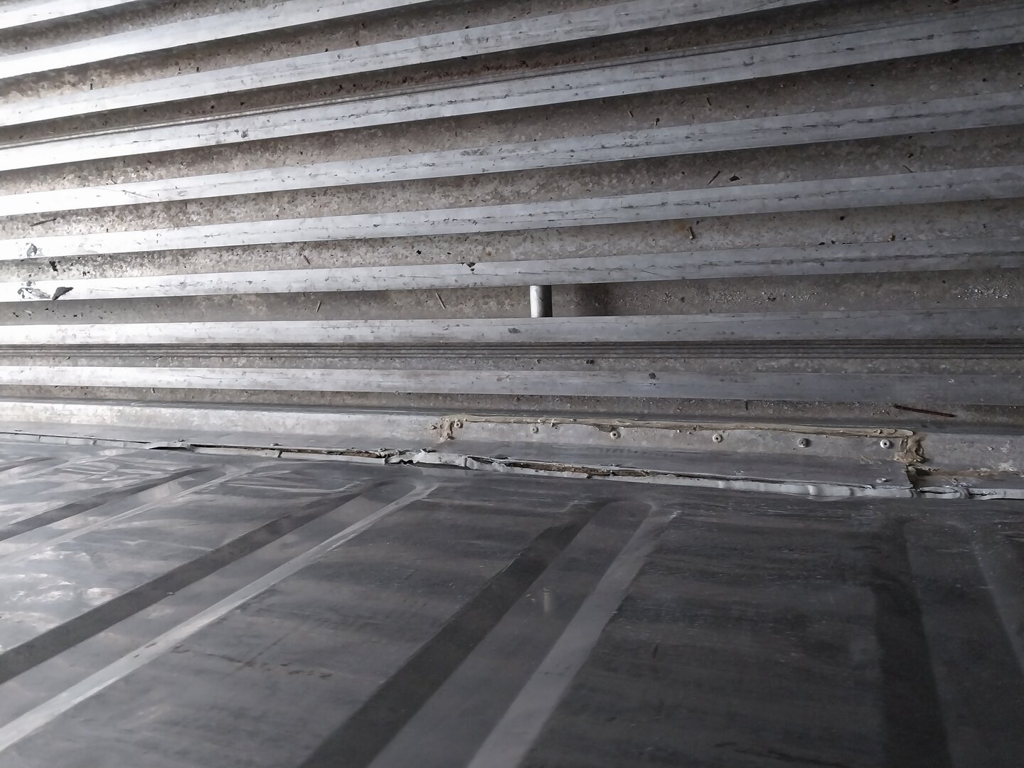 Морской контейнер DFOU6124203