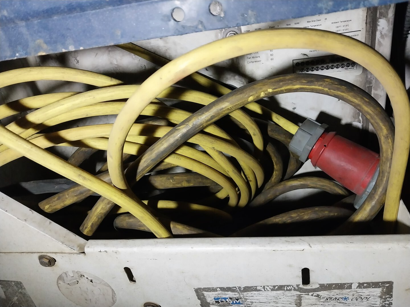 Морской контейнер DFOU6124883