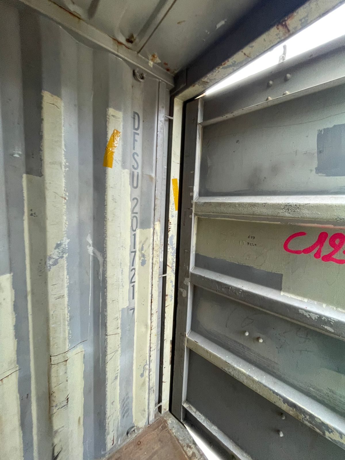 Морской контейнер DFSU2017217