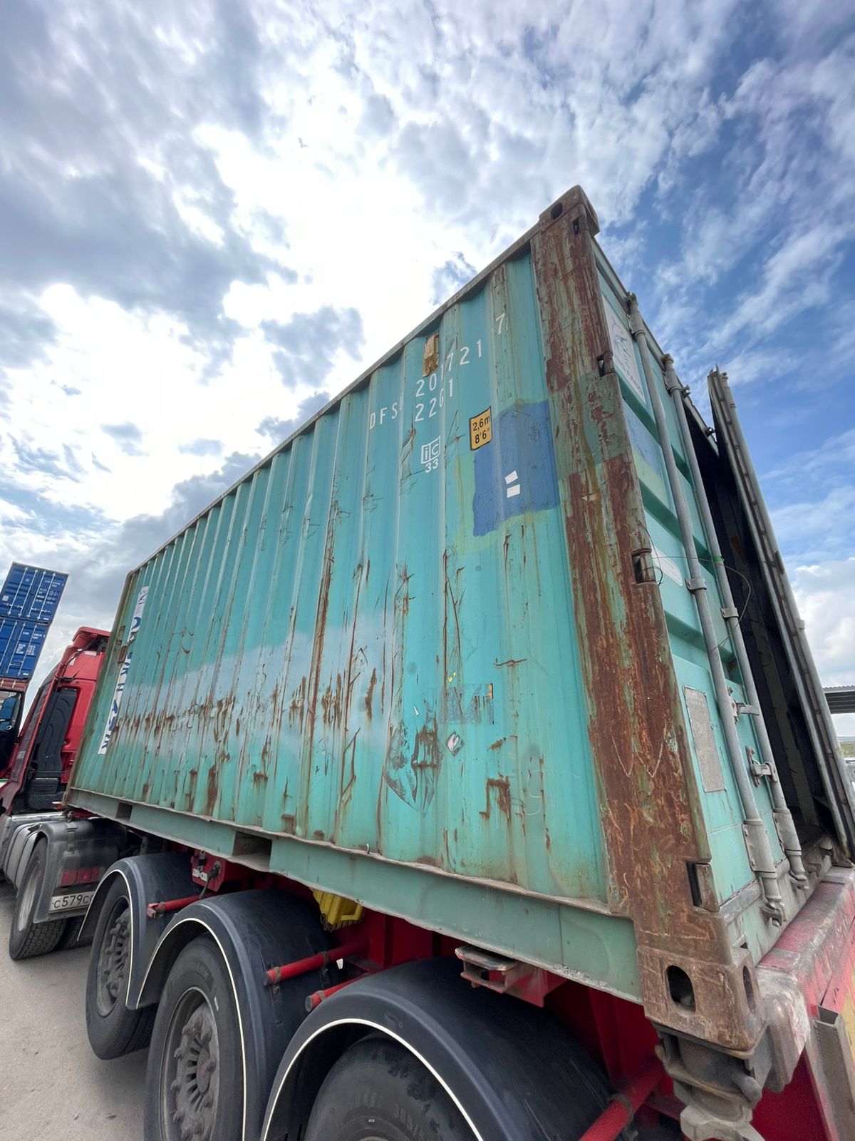 Морской контейнер DFSU2017217