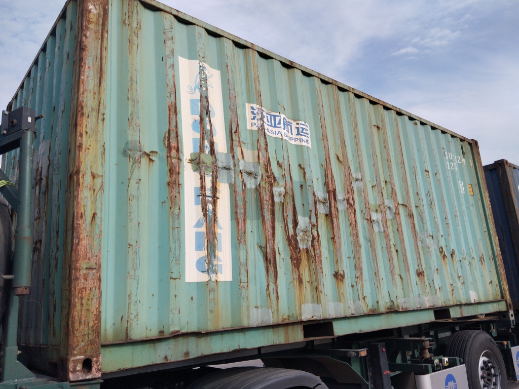 Морской контейнер DFSU2121690