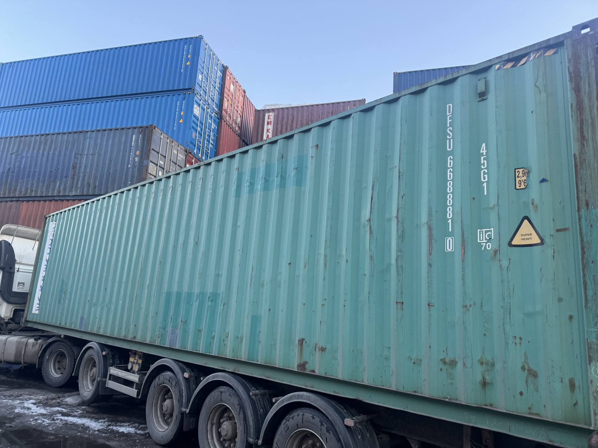 Морской контейнер DFSU6688810