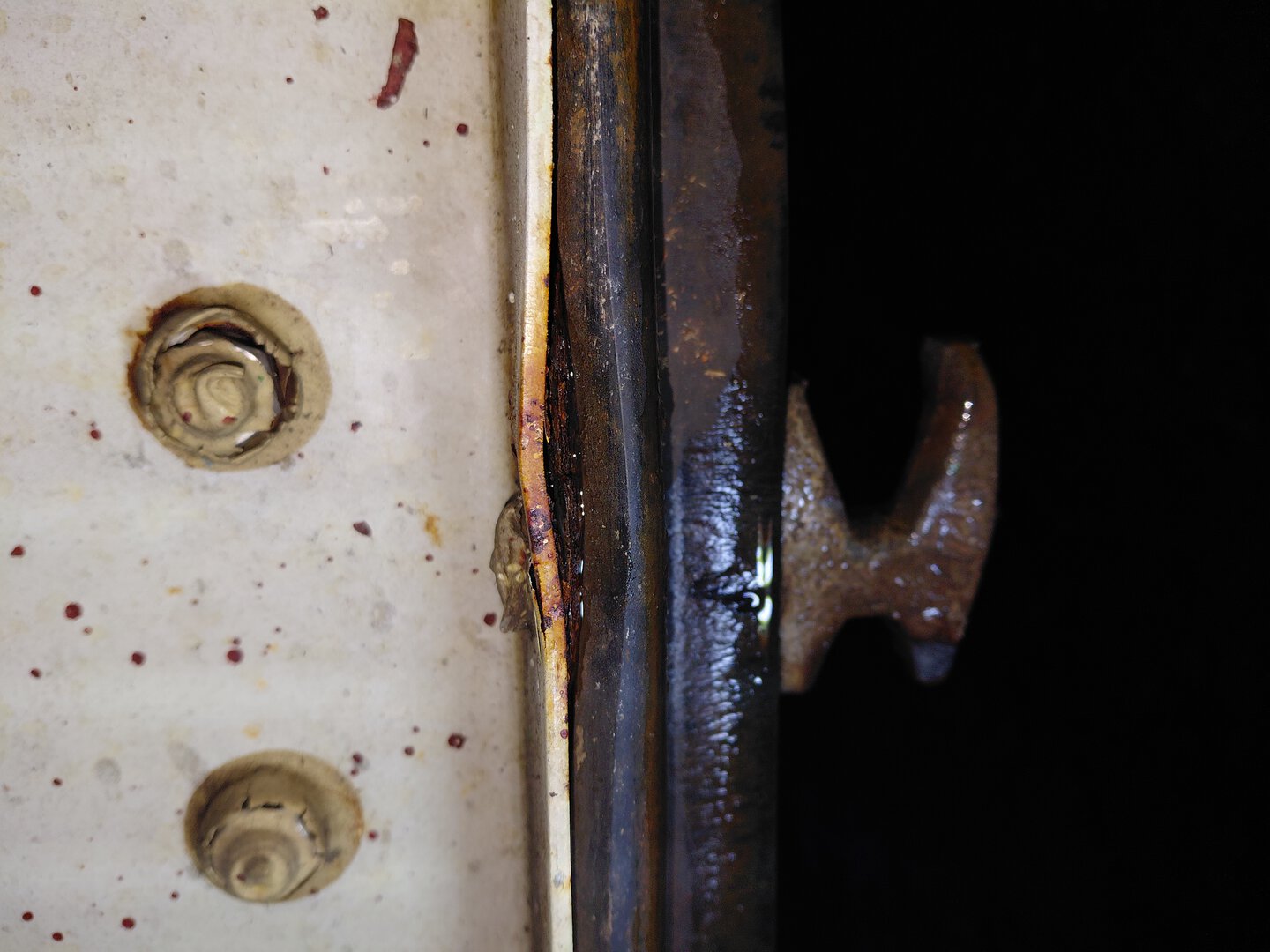 Морской контейнер EMCU9831070