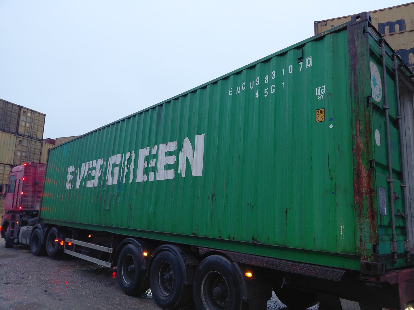 Морской контейнер EMCU9831070