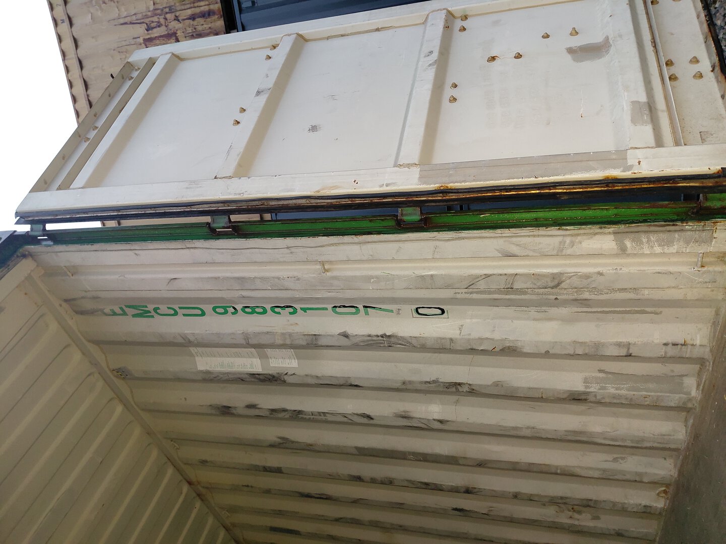 Морской контейнер EMCU9831070