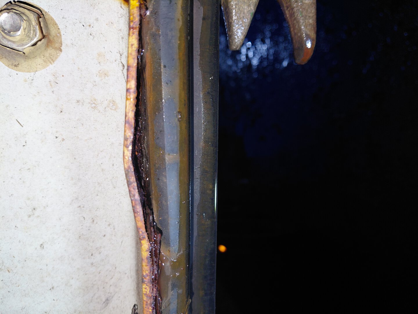 Морской контейнер EMCU9831070