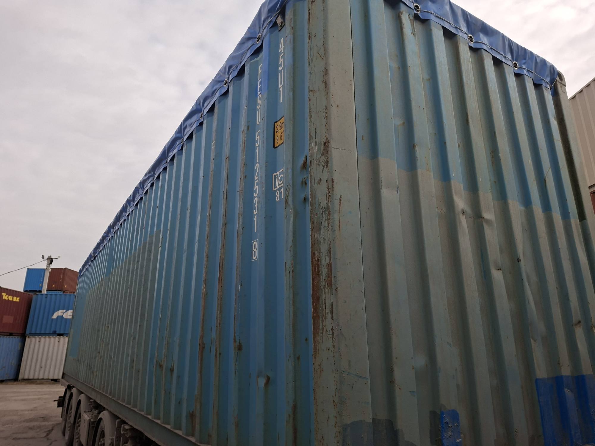 Морской контейнер FESU5125318