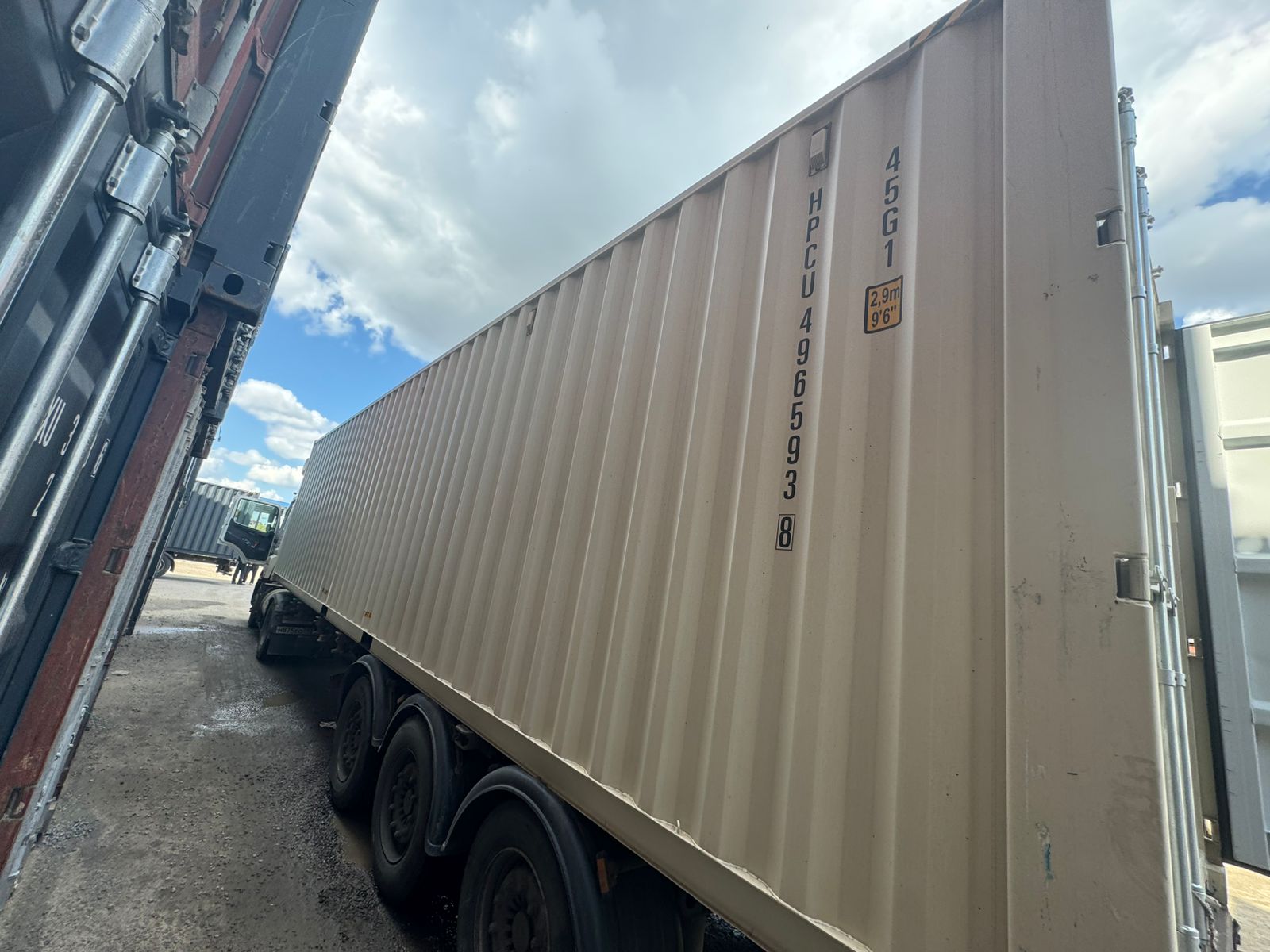 Морской контейнер HPCU4965938