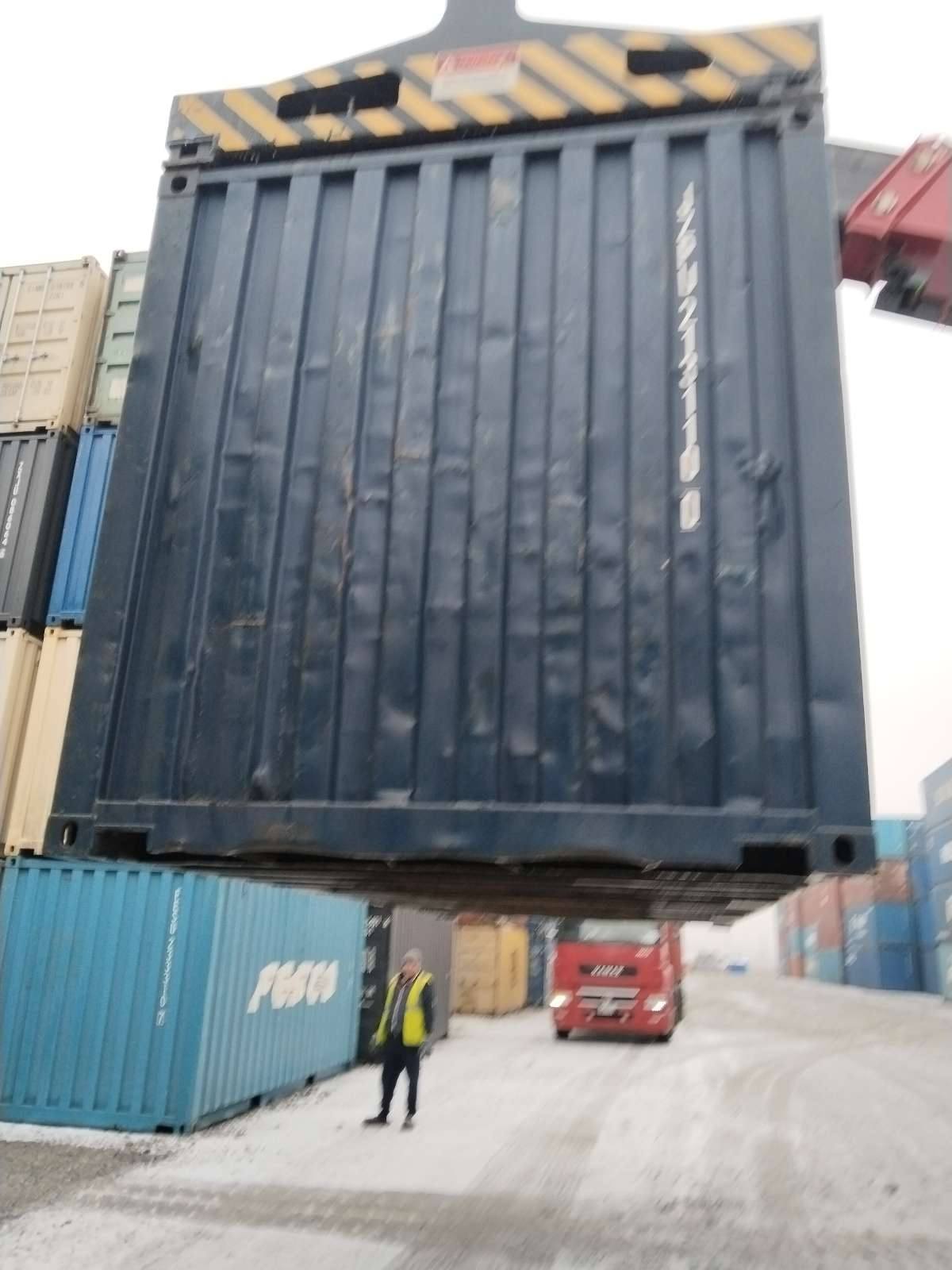 Морской контейнер JZPU2131100