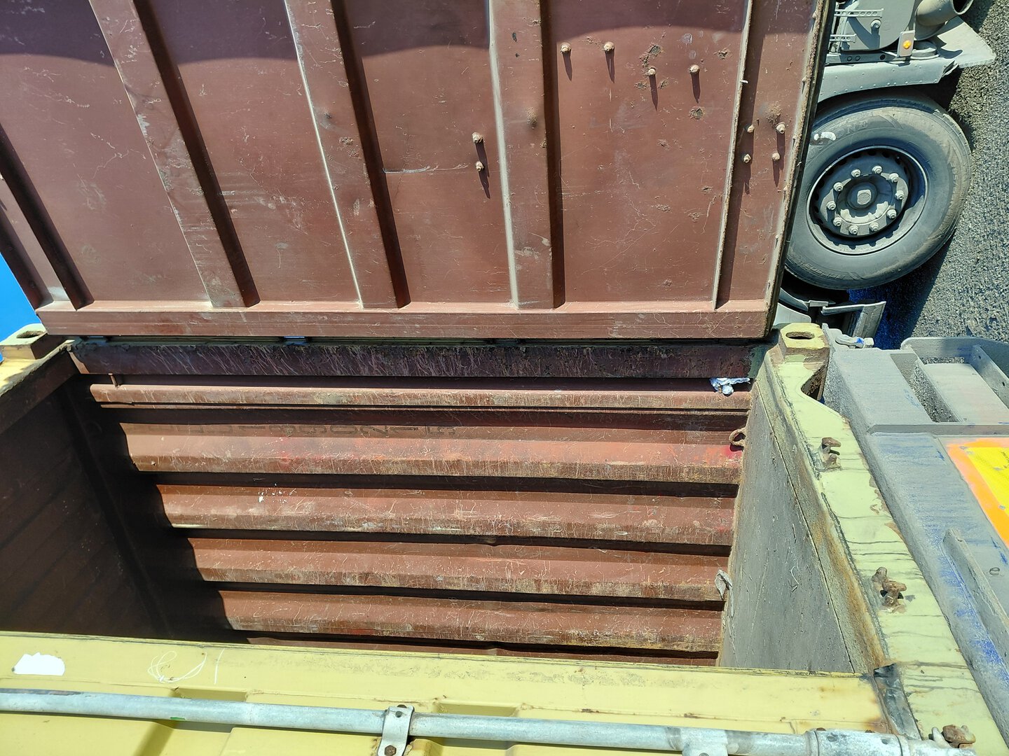 Морской контейнер MEDU1890215