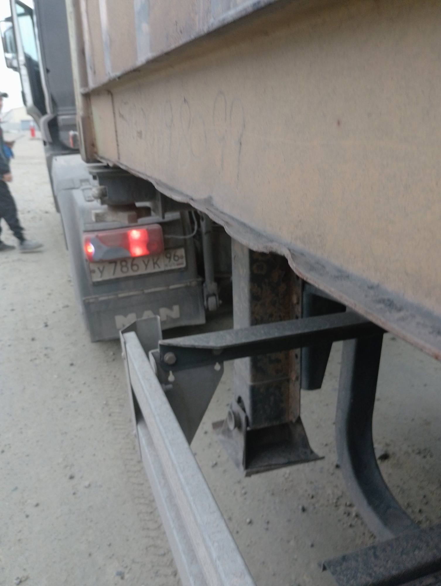 Морской контейнер MSCU3947273