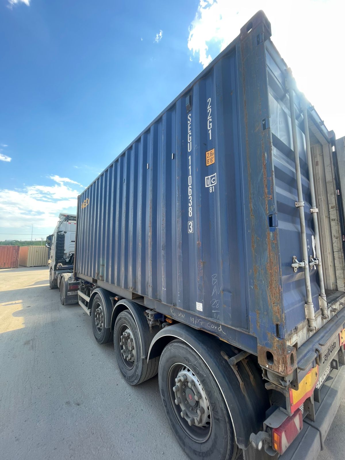 Морской контейнер SEGU1106383