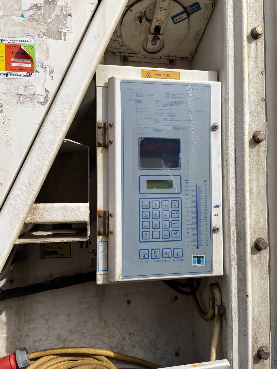 Морской контейнер TCLU1061800