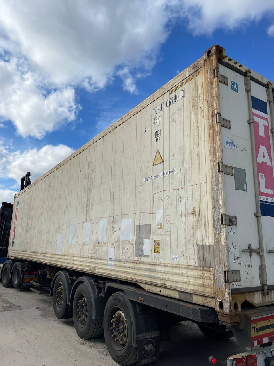 Морской контейнер TCLU1061800