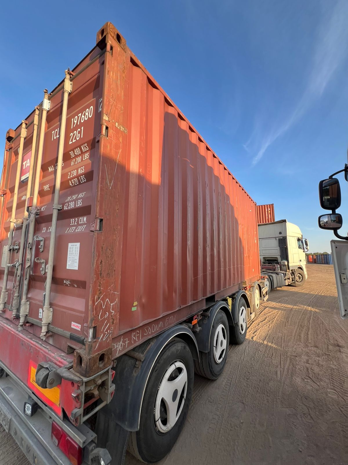 Морской контейнер TCLU1976802