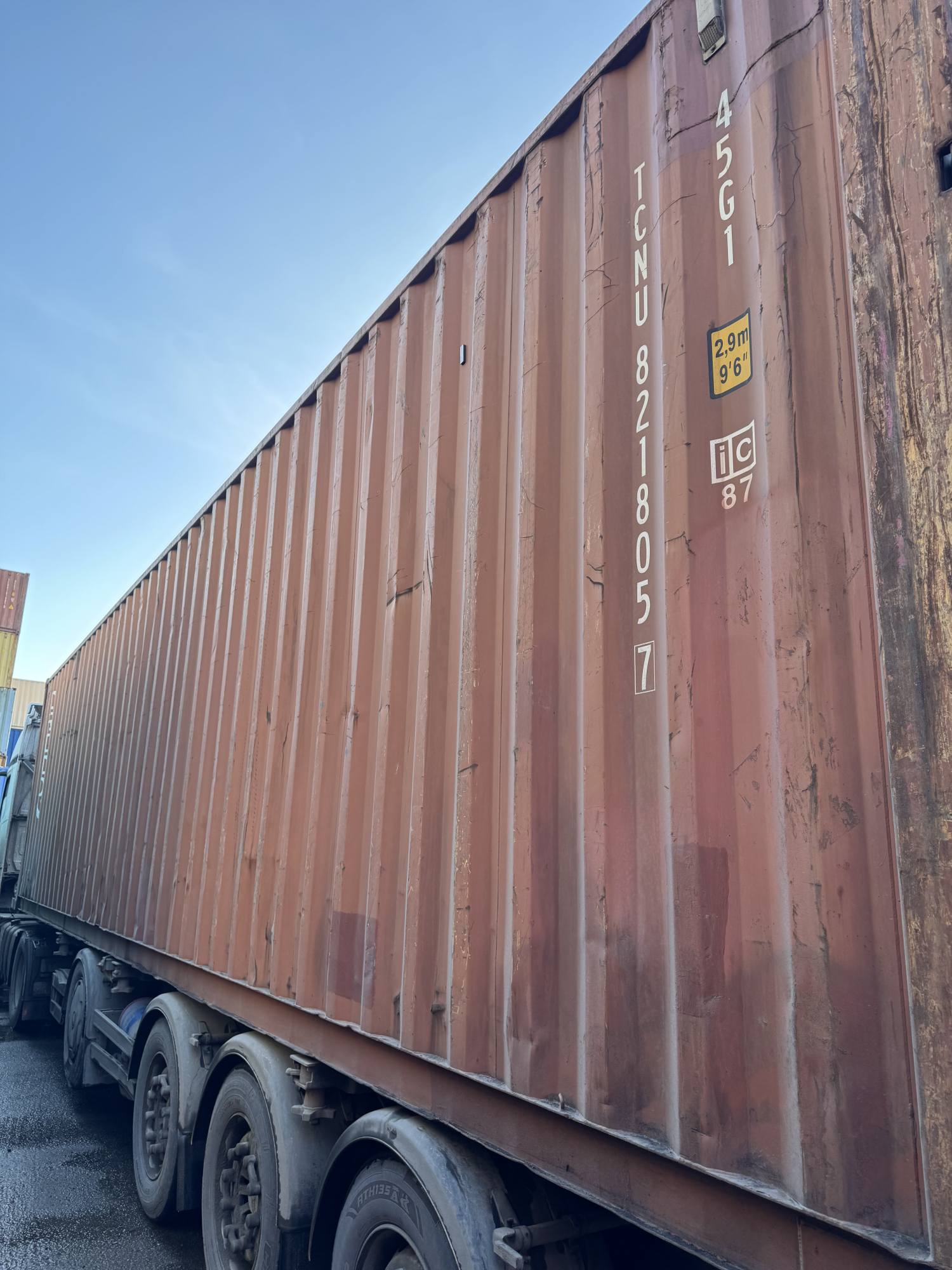 Морской контейнер TCNU8218057