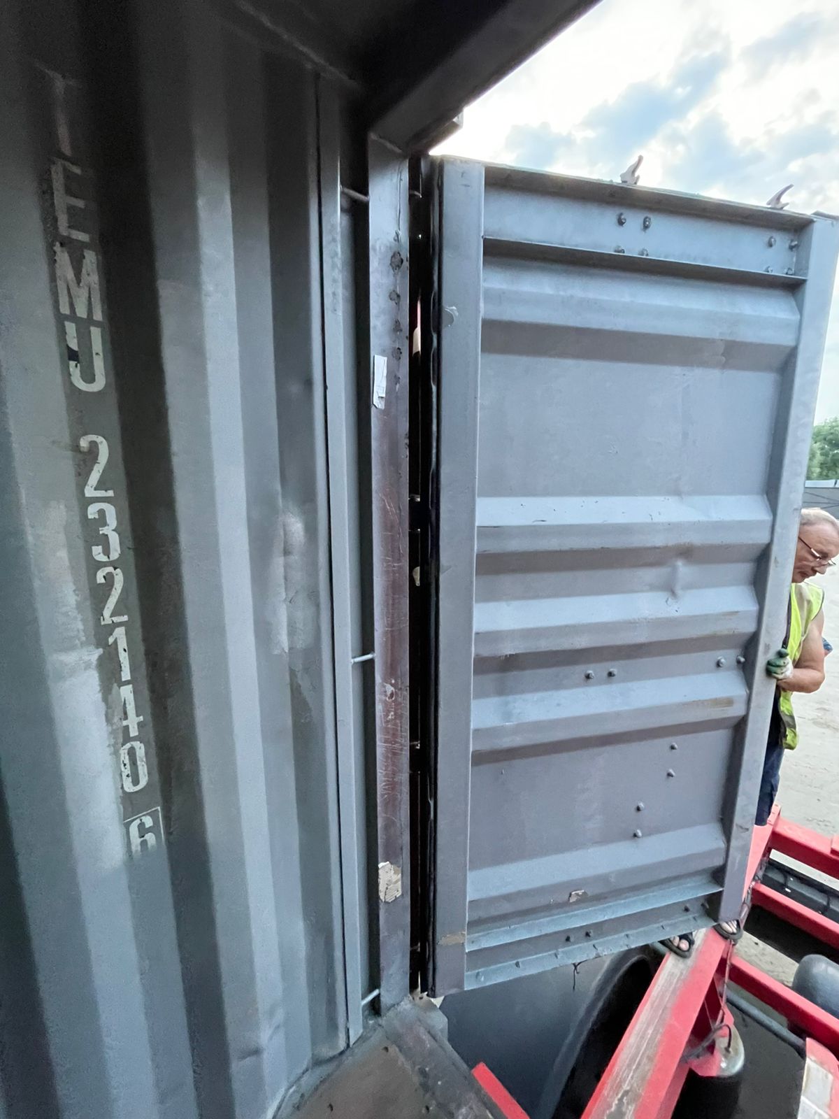 Морской контейнер TEMU2321406