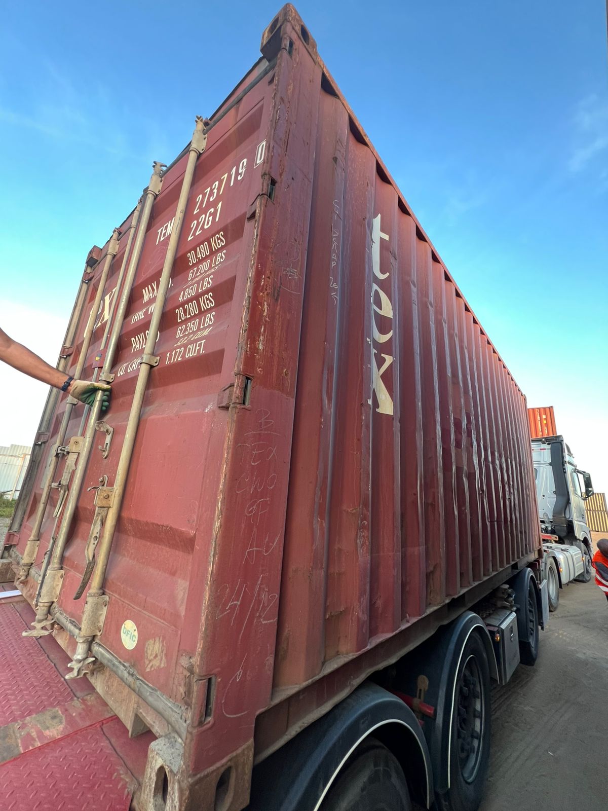 Морской контейнер TEMU2737190