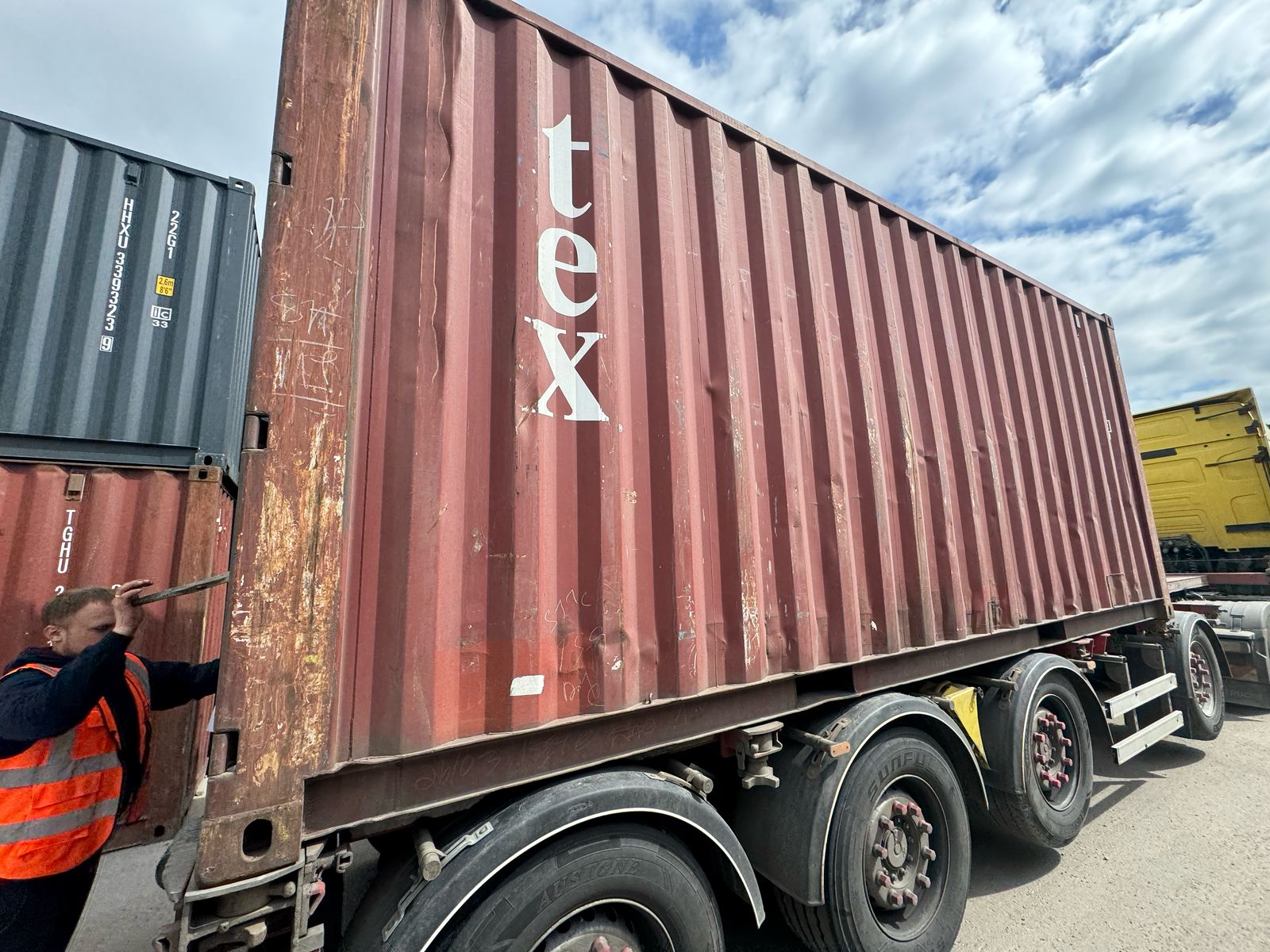 Морской контейнер TEMU3216555