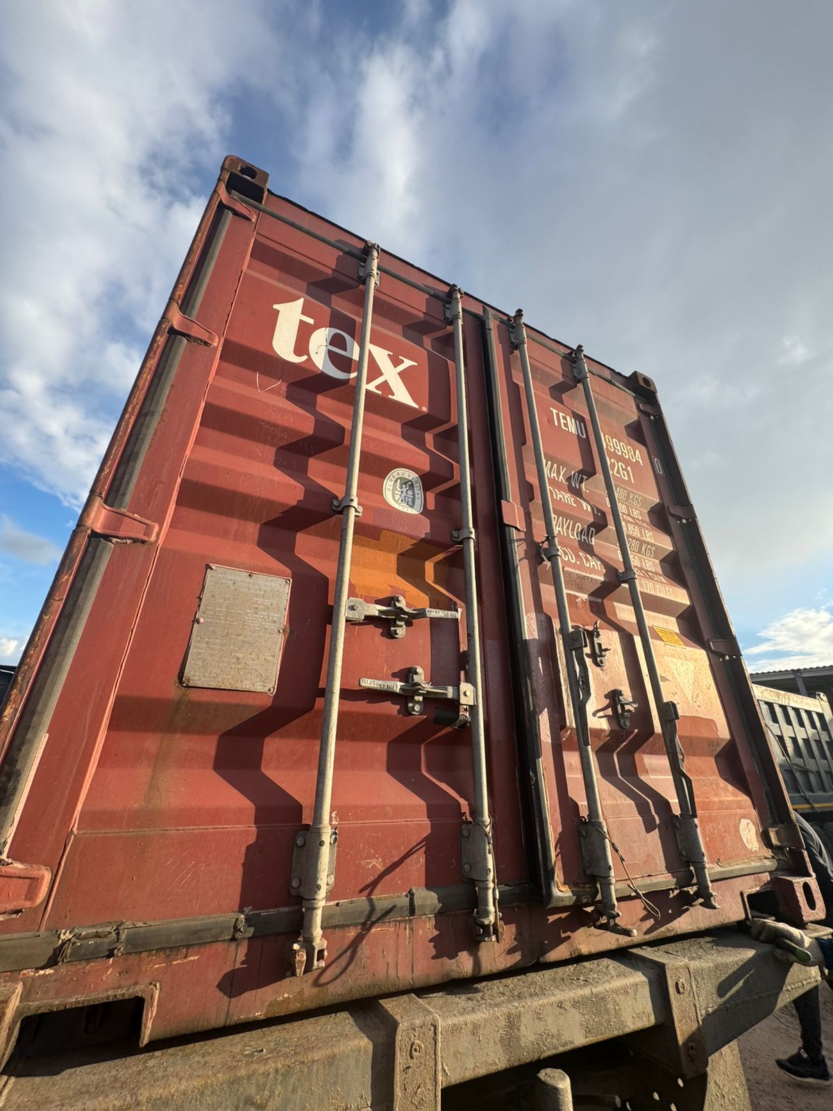 Морской контейнер TEMU4999840