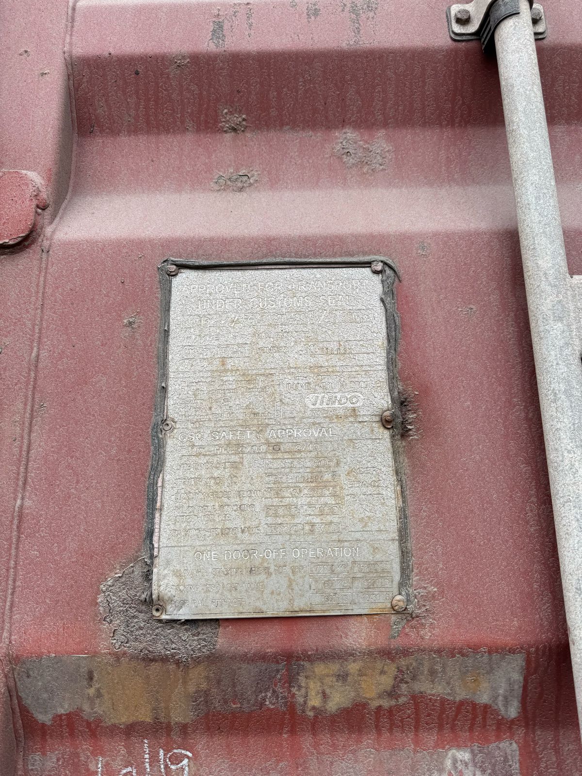 Морской контейнер TGHU0025942