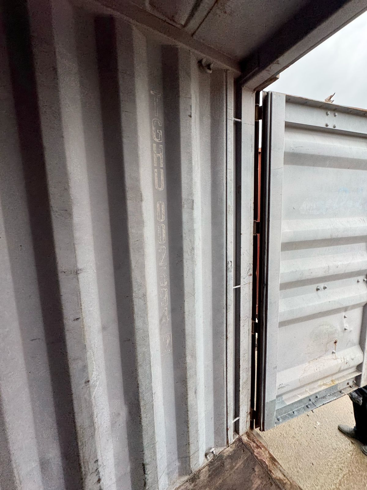 Морской контейнер TGHU0025942