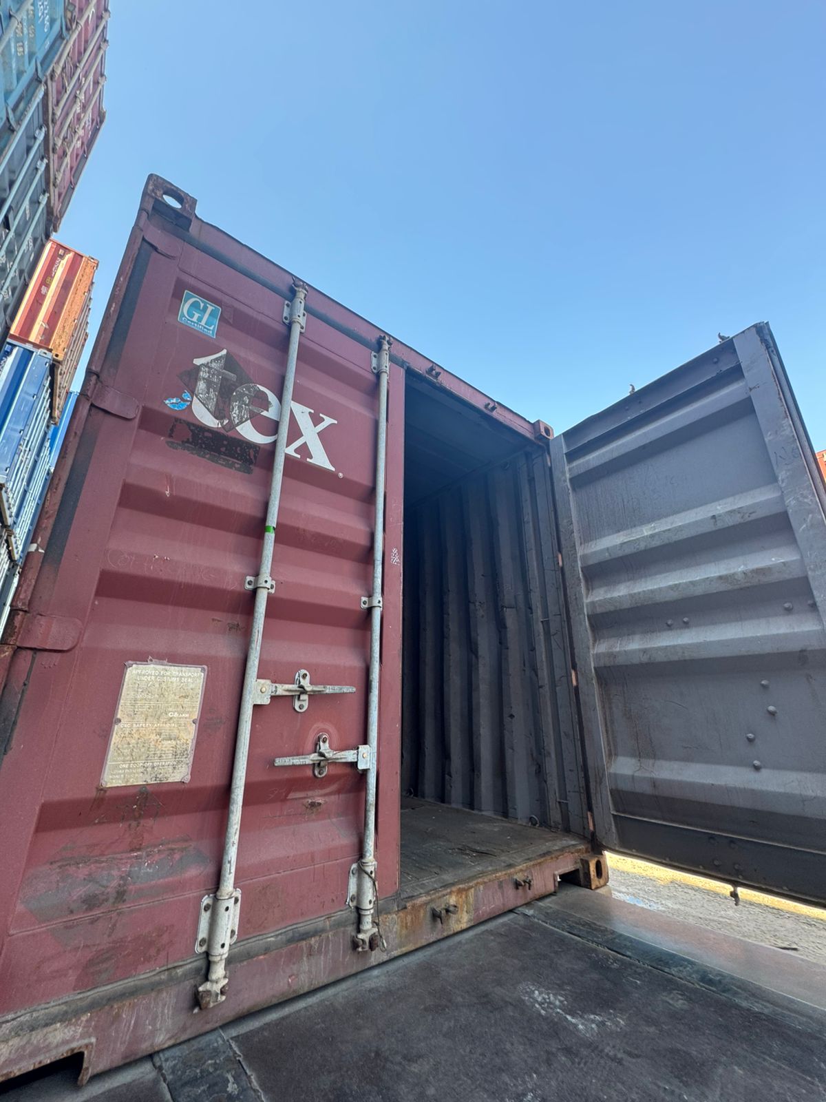 Морской контейнер TGHU0293375