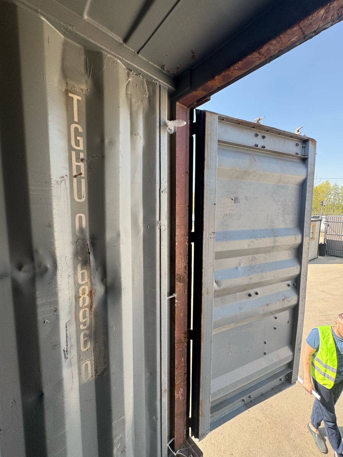 Морской контейнер TGHU0668960