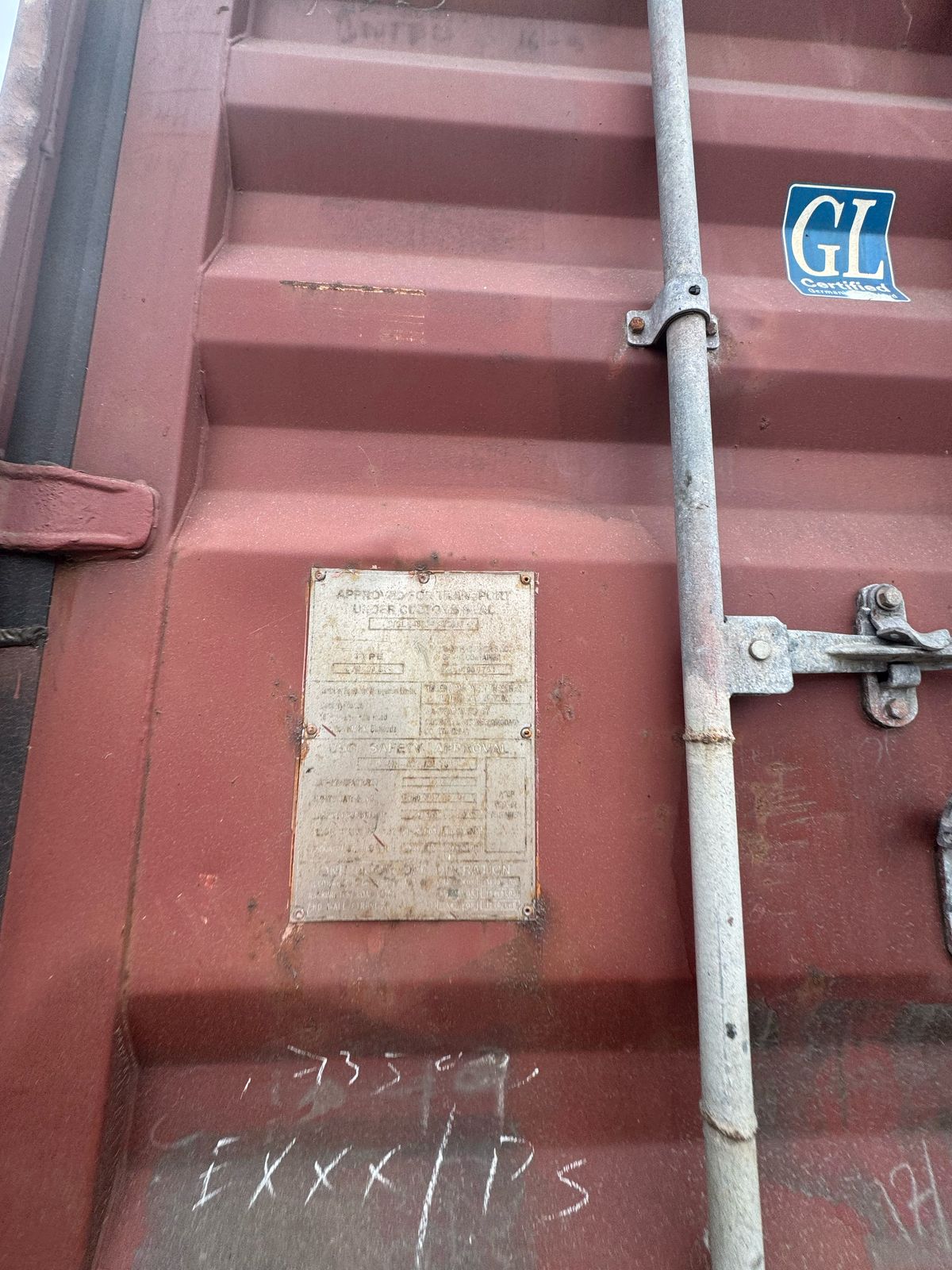 Морской контейнер TGHU0767350