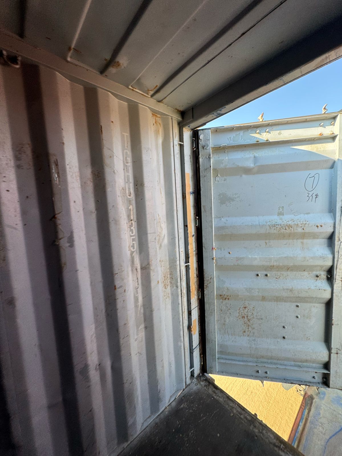 Морской контейнер TGHU1351687