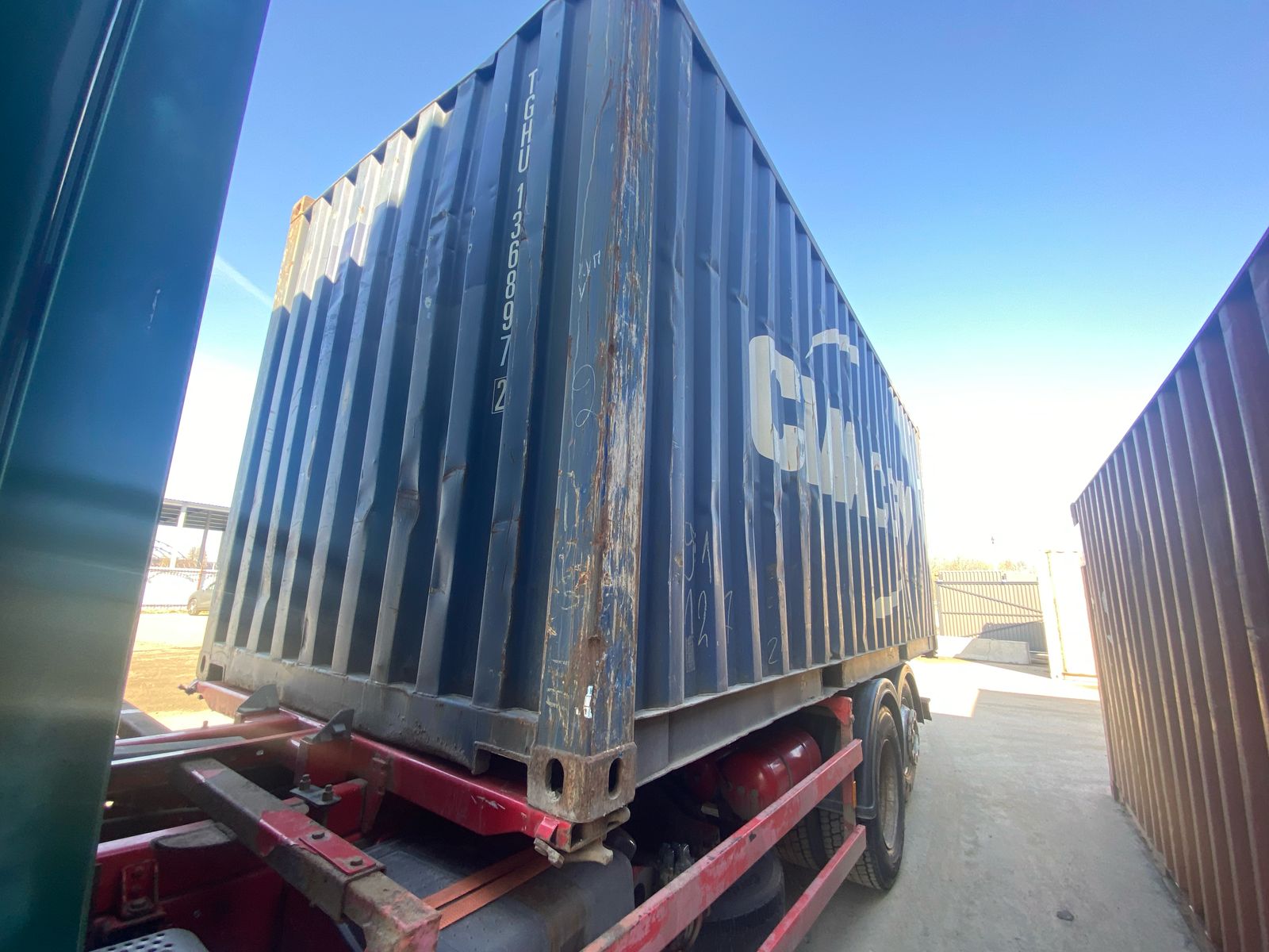 Морской контейнер TGHU1368972