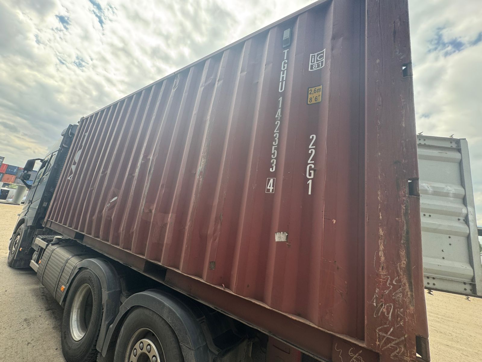 Морской контейнер TGHU1423534