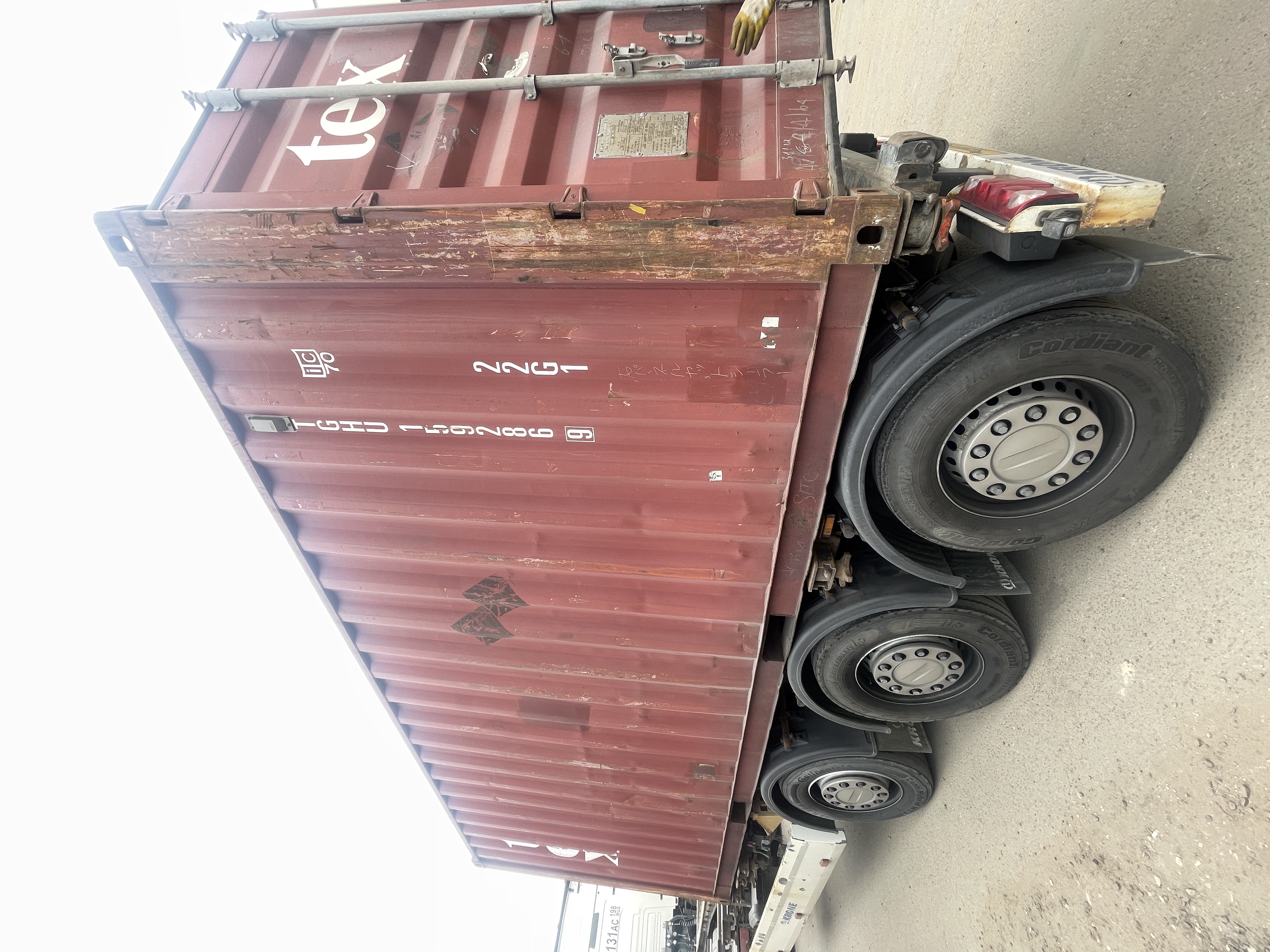 Морской контейнер TGHU1592869