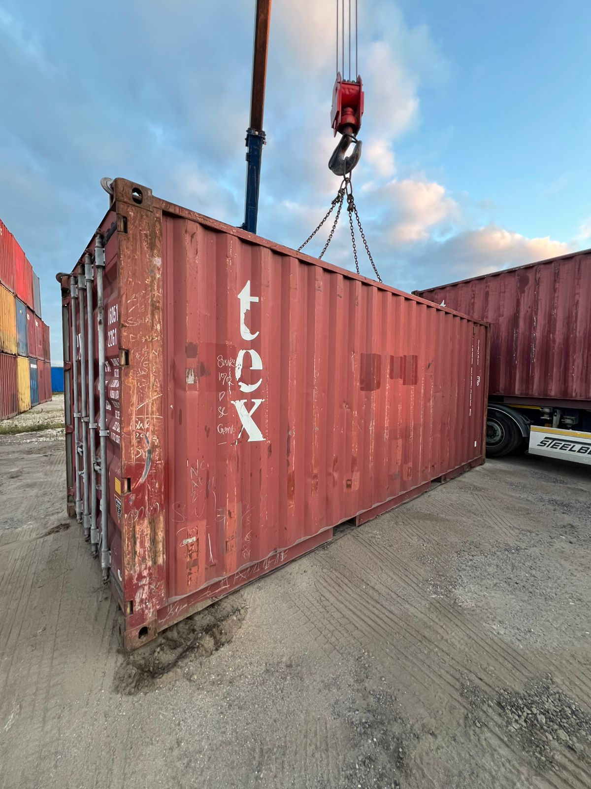 Морской контейнер TGHU1605117