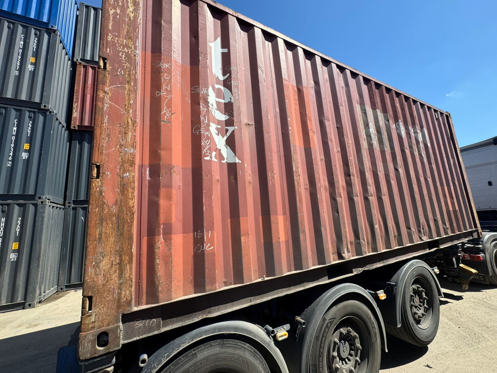 Морской контейнер TGHU1606638