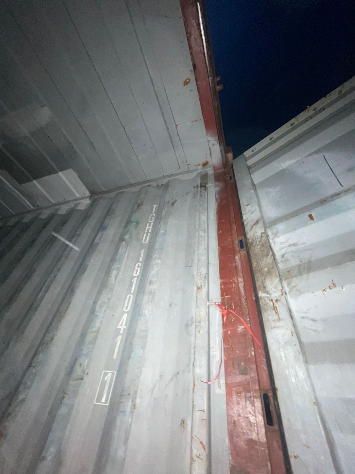 Морской контейнер TGHU1610411