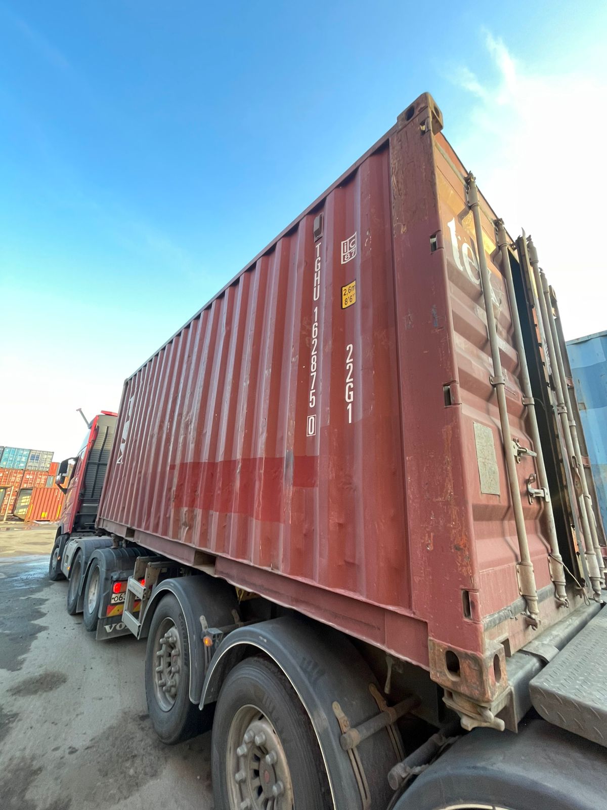 Морской контейнер TGHU1628750