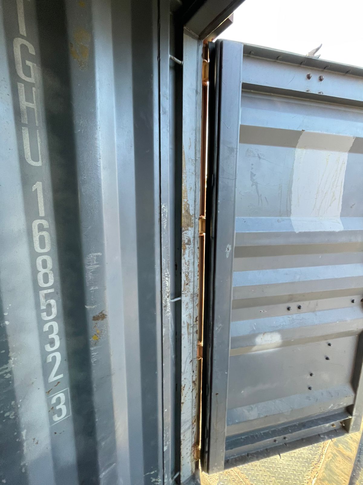 Морской контейнер TGHU1685323